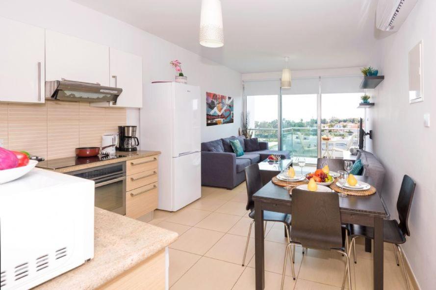 Laila - Coralli Beachfront Apartment Πρωταράς Εξωτερικό φωτογραφία