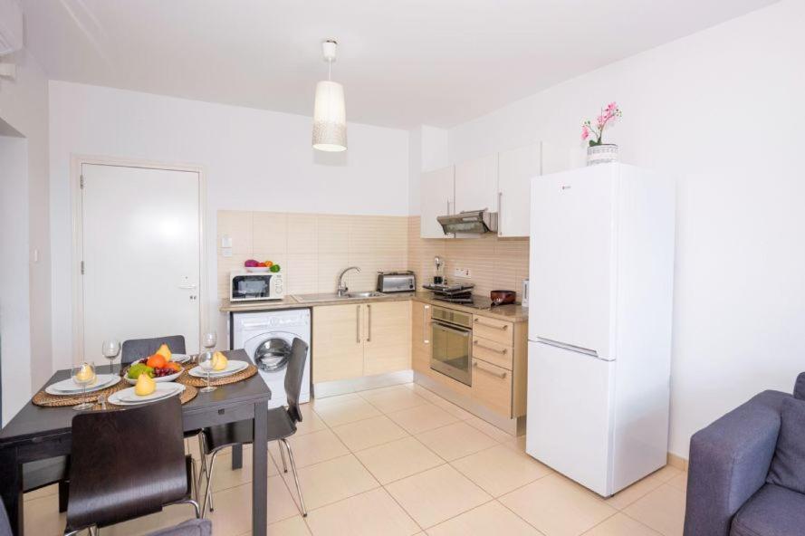Laila - Coralli Beachfront Apartment Πρωταράς Εξωτερικό φωτογραφία
